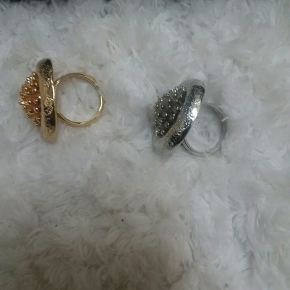 Box with 12 rings - Picture 3 of 3